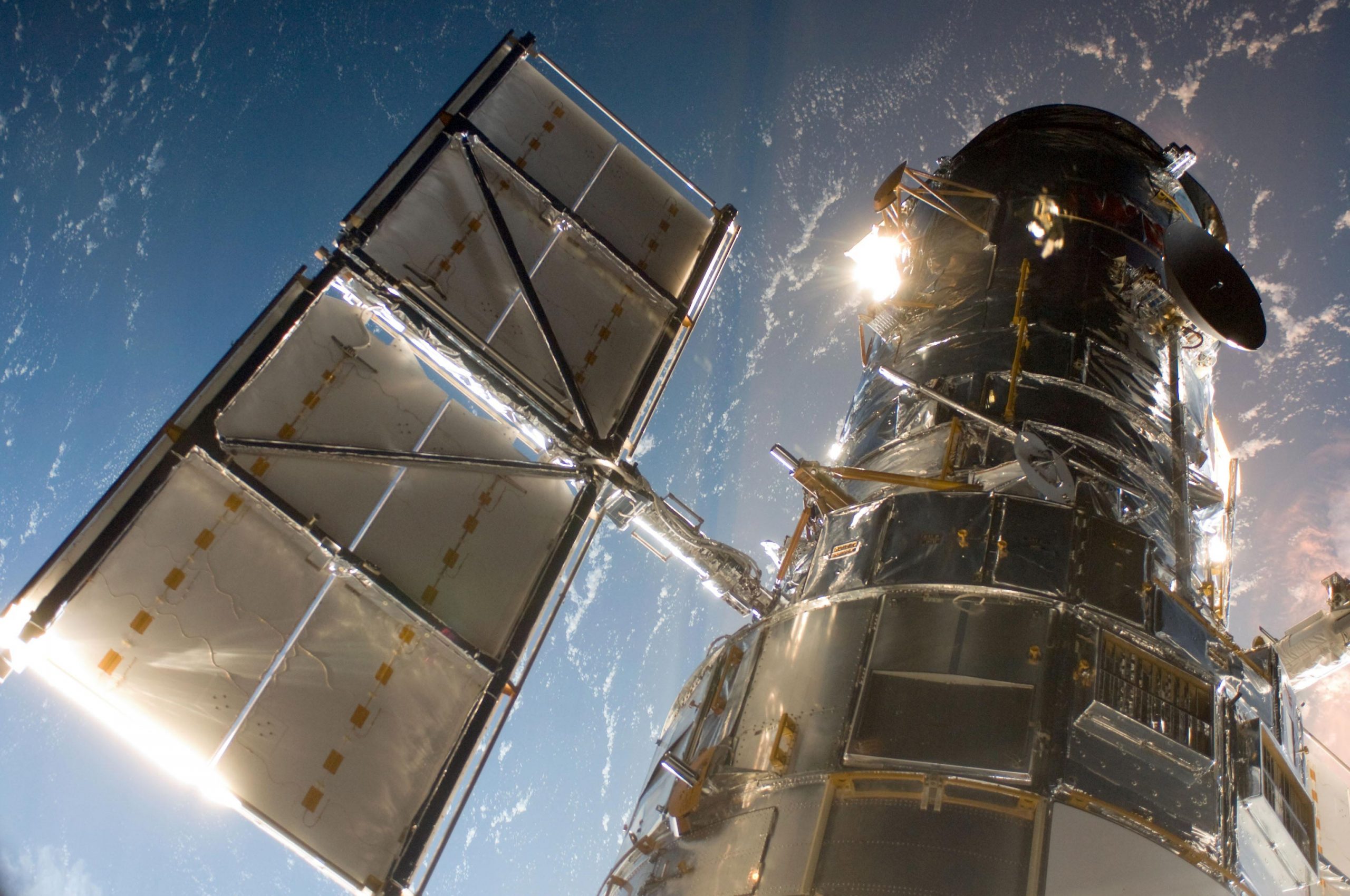 La NASA lotta per riparare il guasto del computer del telescopio spaziale Hubble negli anni ’80