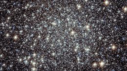 Hubble Views Globular Cluster Messier 22