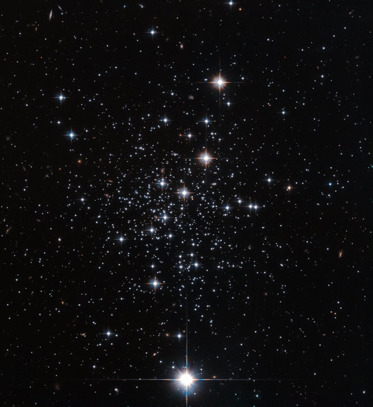 Hubble Views Globular Cluster of Stars Palomar 12