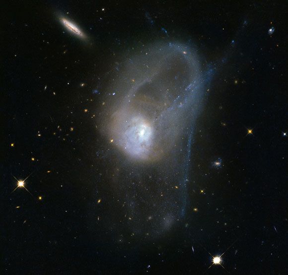 Hubble Views Interacting Galaxies NGC 3921