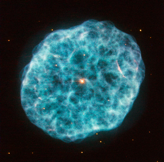 Hubble Views Planetary Nebula NGC 1501