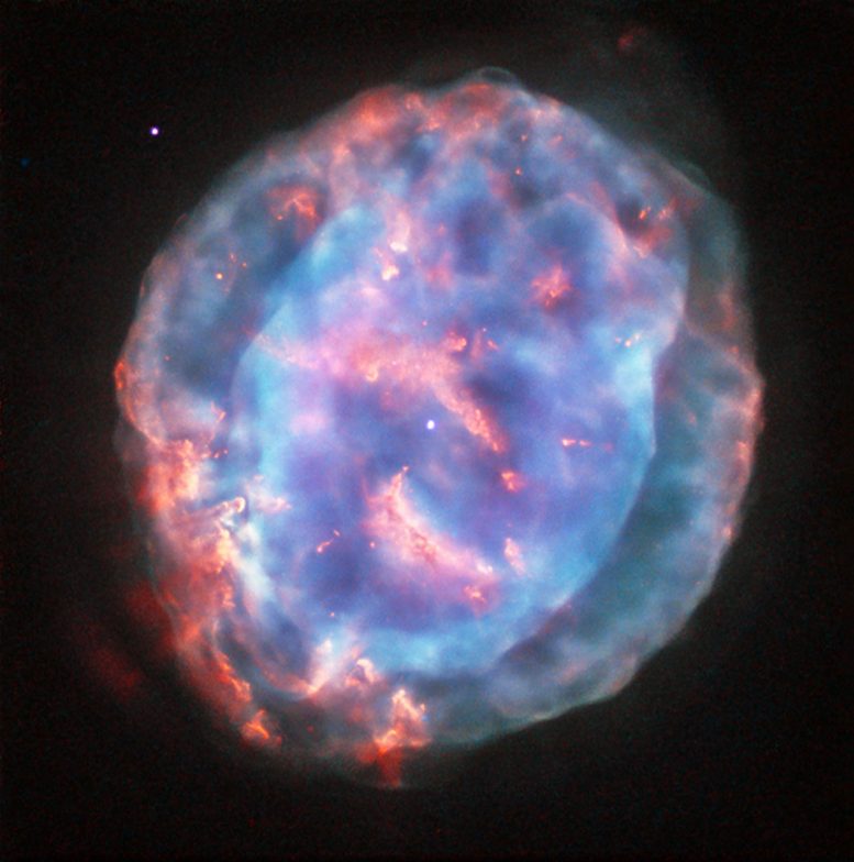 Hubble Views Planetary Nebula NGC 6818
