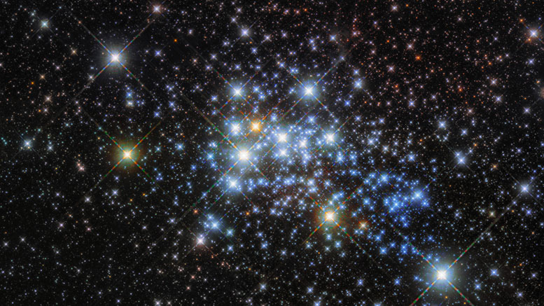Hubble Views Star Cluster Westerlund 1