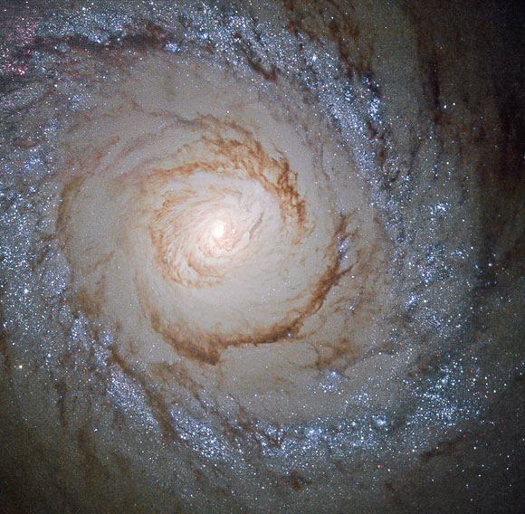 Hubble Views Starburst Galaxy Messier 94