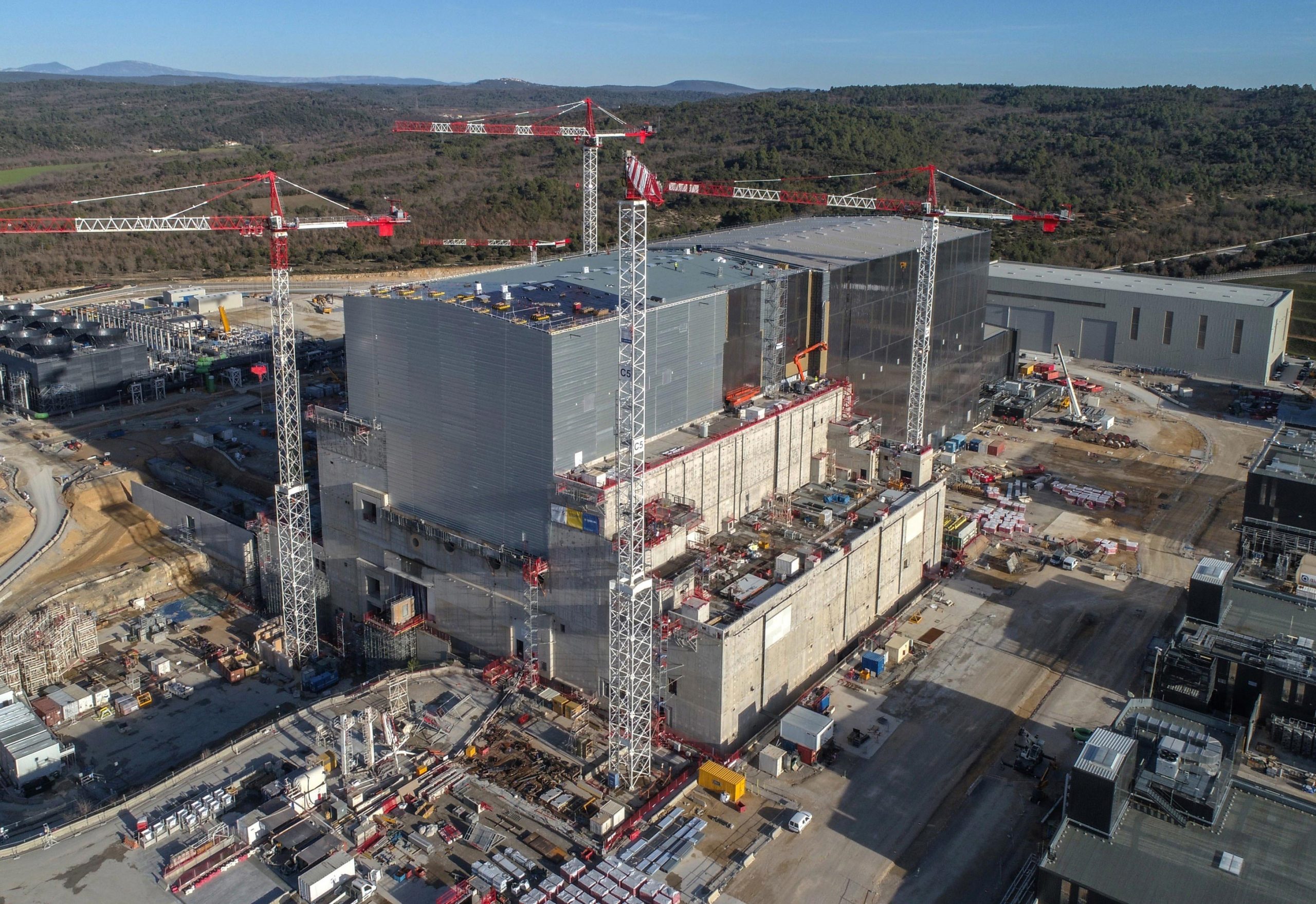ITER Fusion Reactor Tokamak Assembly Begins – World’s Largest ...
