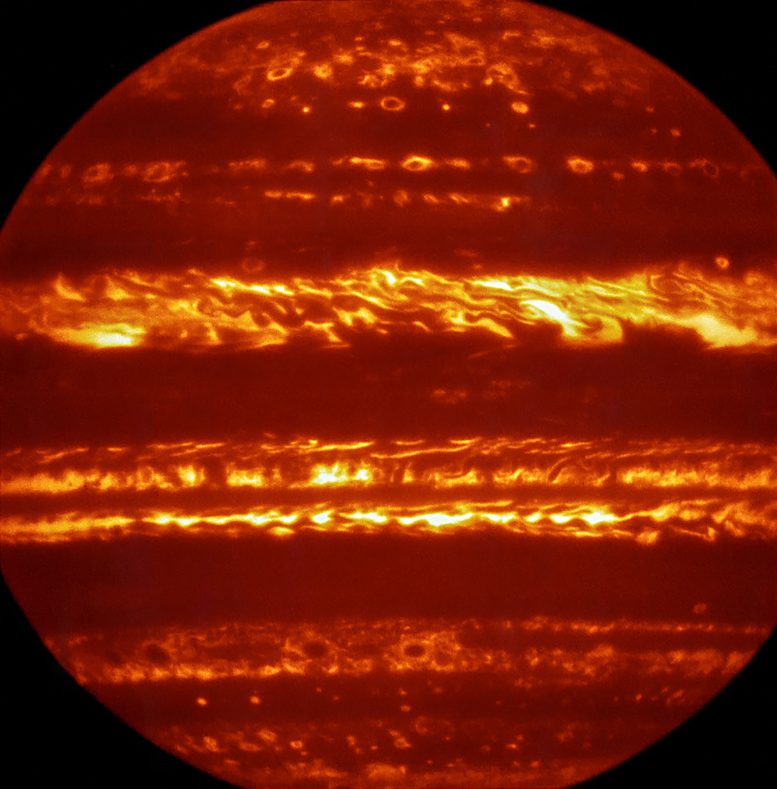 Jupiter Image Using the VISIR Instrument on the VLT