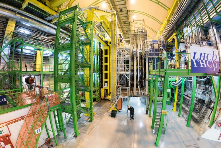 Cueva experimental del LHCb en LHC- IP 8