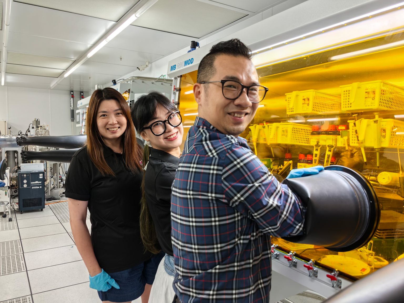 Scientists Unveil Game-Changing Molecular Treatment for Solar Cells