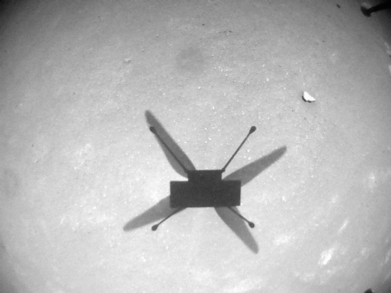 L’innovativo elicottero della NASA scopre il relitto di UFO su Marte