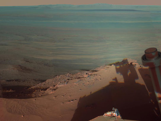 Mars Rover Opportunity catches its own late-afternoon shadow in Endeavour Crater on Mars