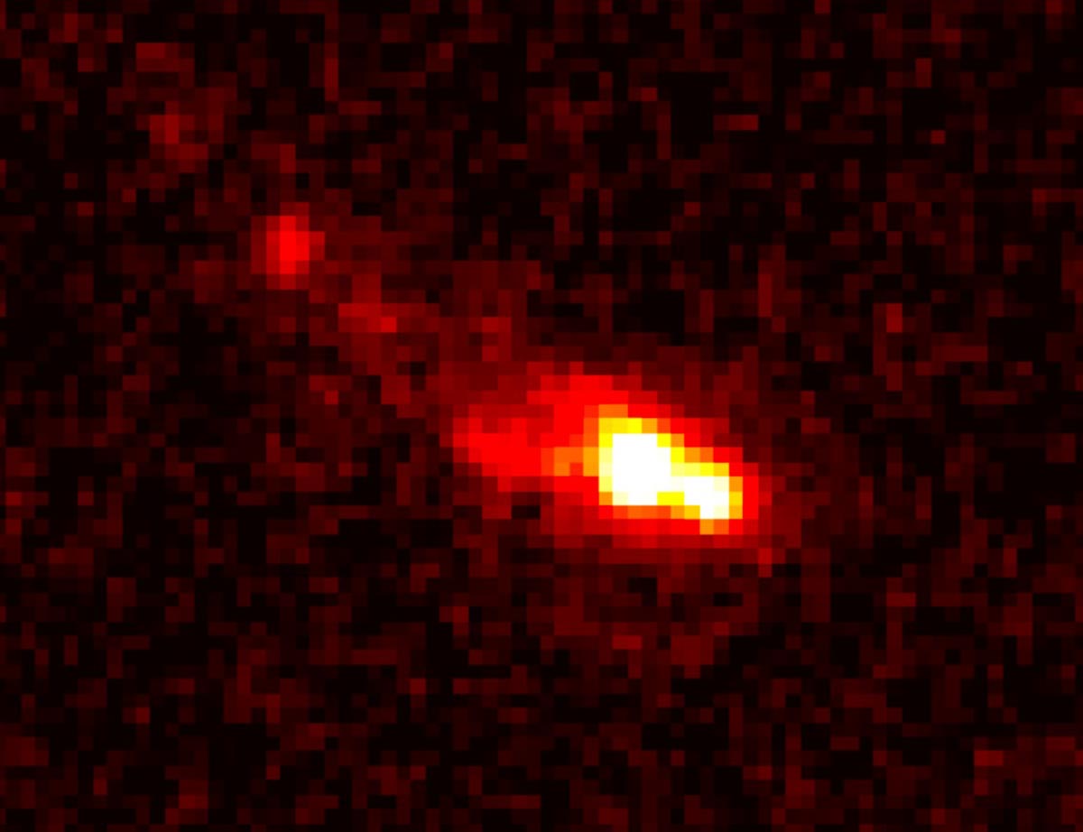 Teleskop Luar Angkasa James Webb menyaksikan fajar cahaya bintang