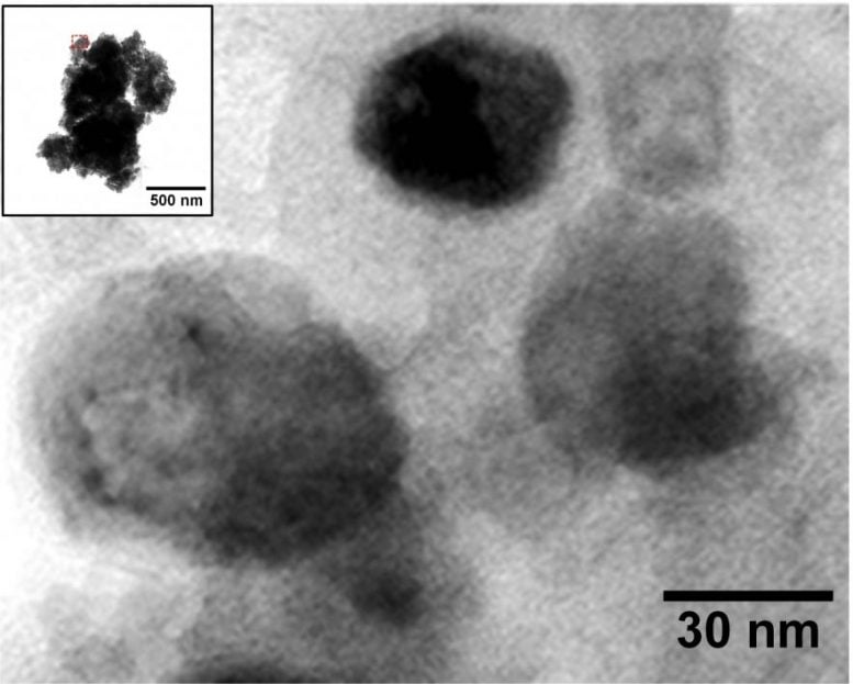 Metallic Iron Nanoparticles in Suizhou Meteorite