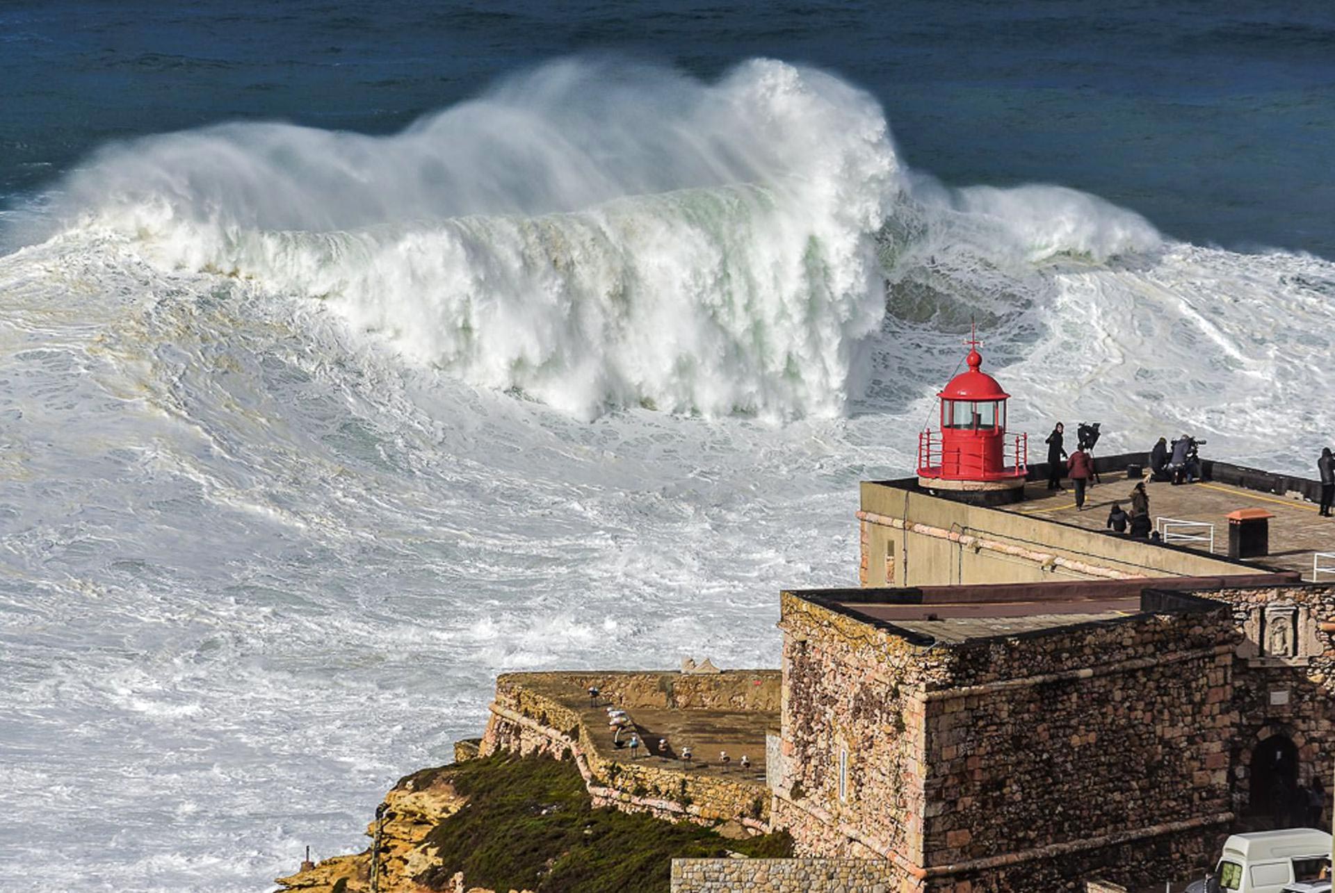 Monster Waves of Nazaré: Some of the Largest Waves Ever Surfed thumbnail