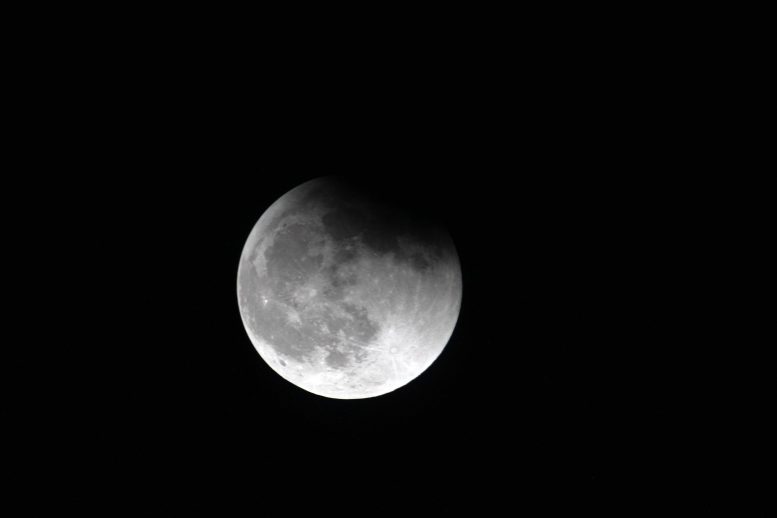 Luna eclissi lunare ISS