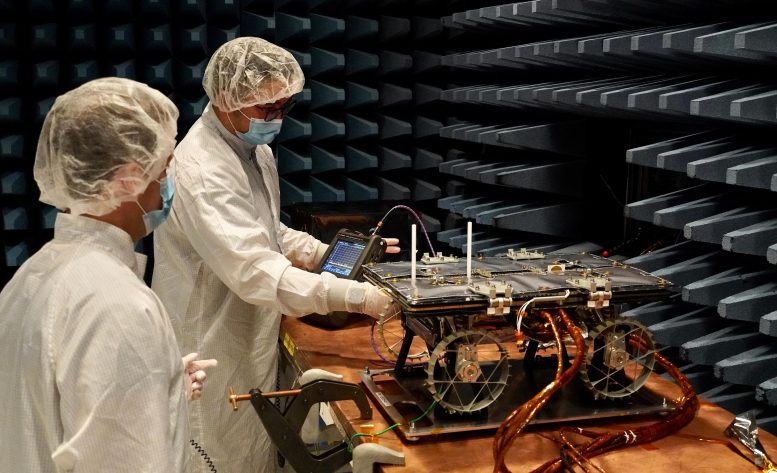 NASA CADRE Rover בדיקות הפרעות אלקטרומגנטיות ותאימות