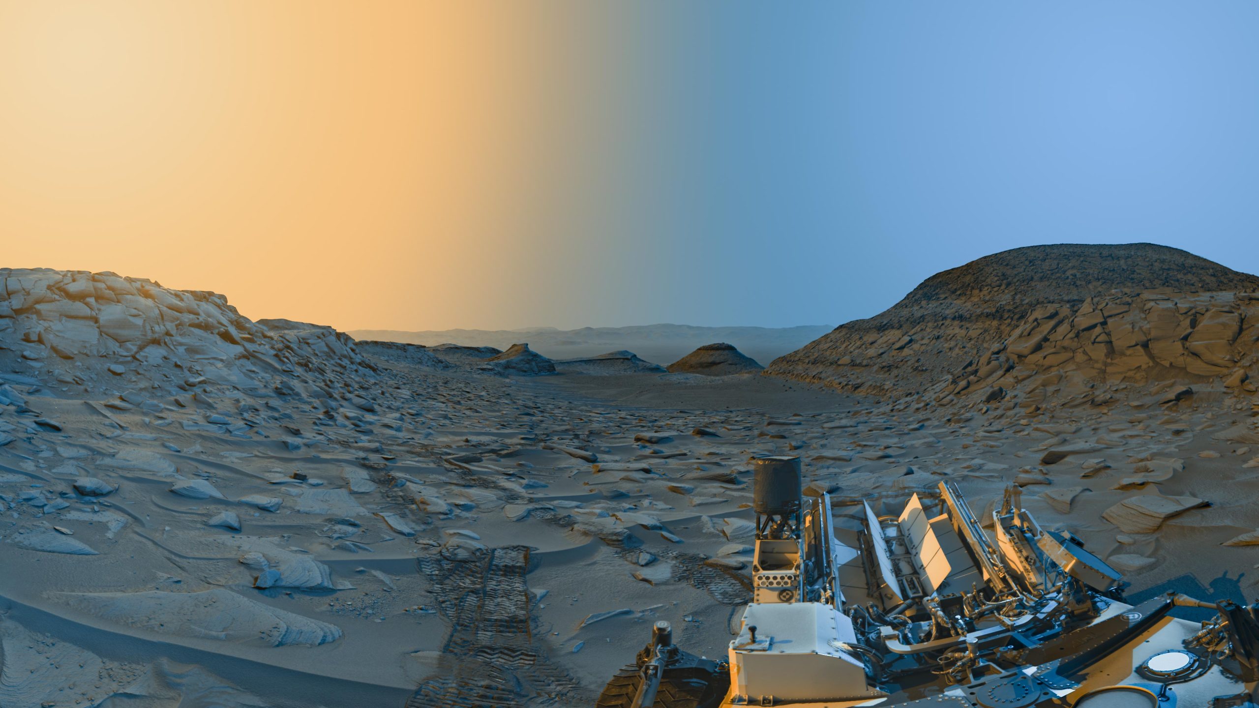 تلتقط وكالة ناسا Curiosity صباحًا ومظهرًا على كوكب المريخ في “بطاقة بريدية” واحدة.