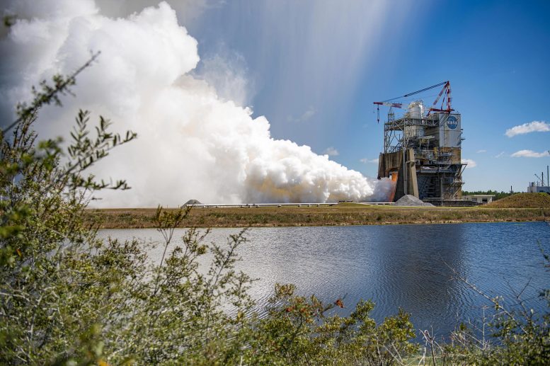 NASA Full-Duration RS-25 Engine Hot Fire Test