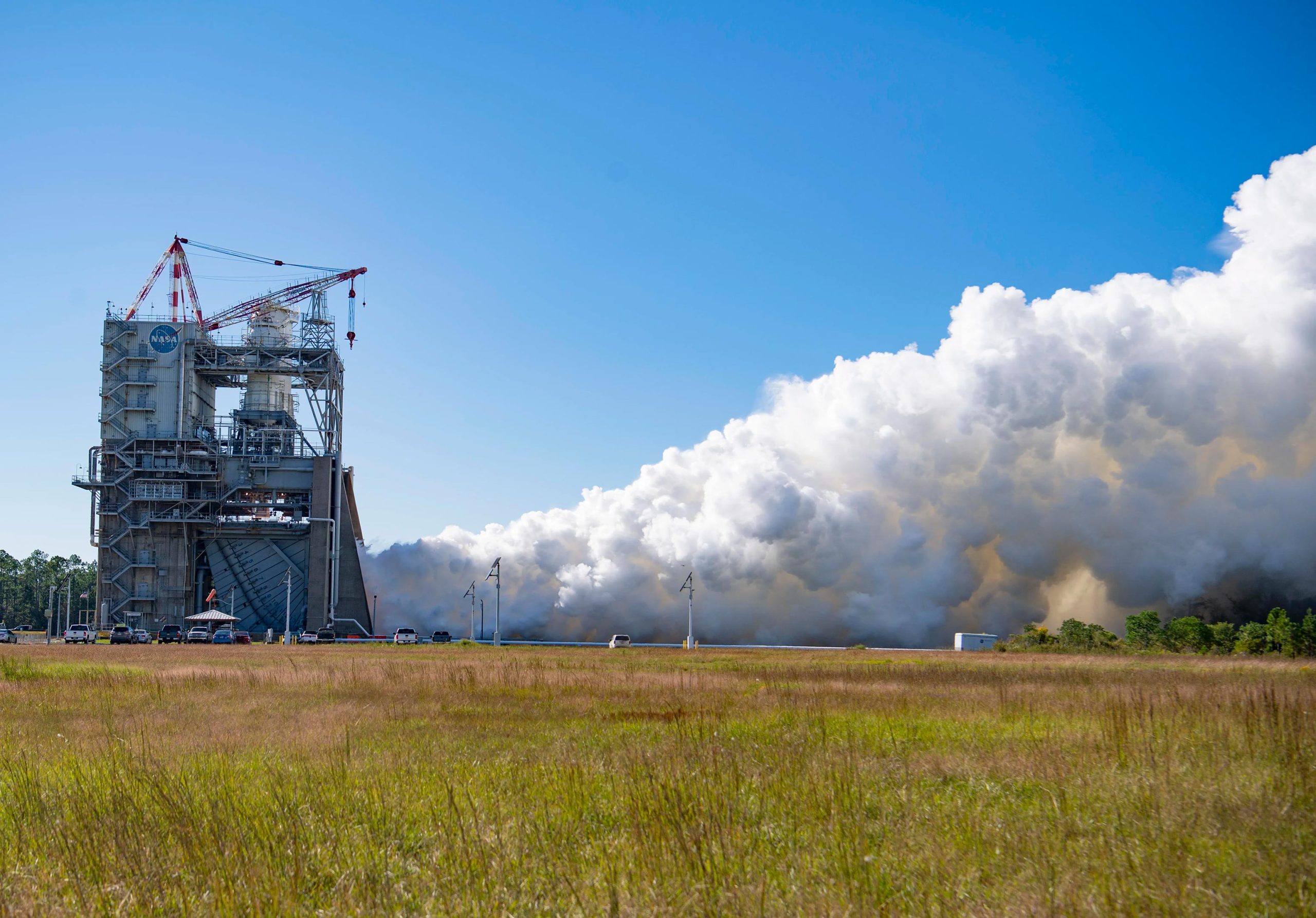 La NASA comienza a probar el nuevo motor RS-25 para misiones lunares