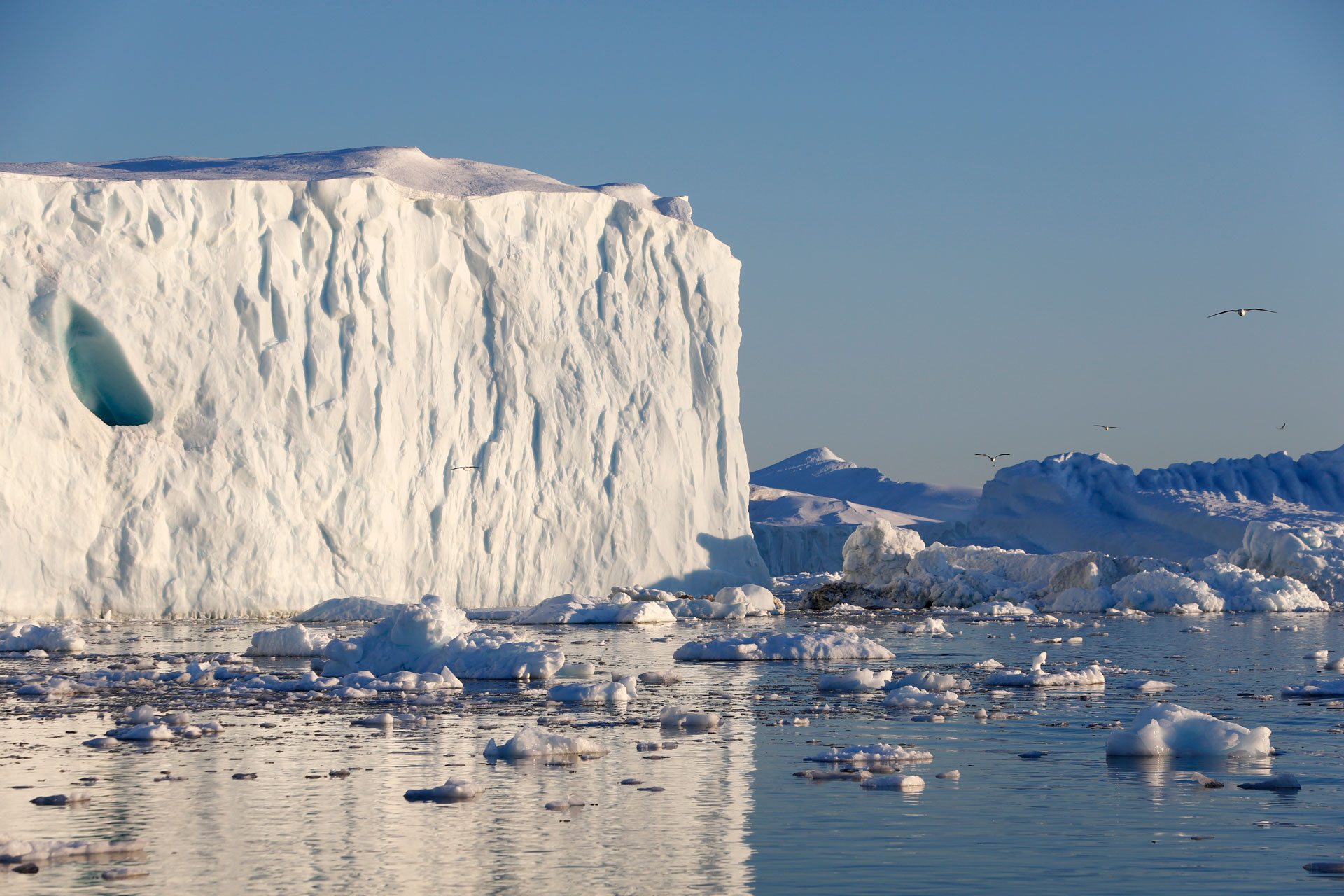 Дискобай Гренландия ледник. Таяние ледников глобальное потепление. Гренландия тает. Гренландия без ледников. Ледовое видео