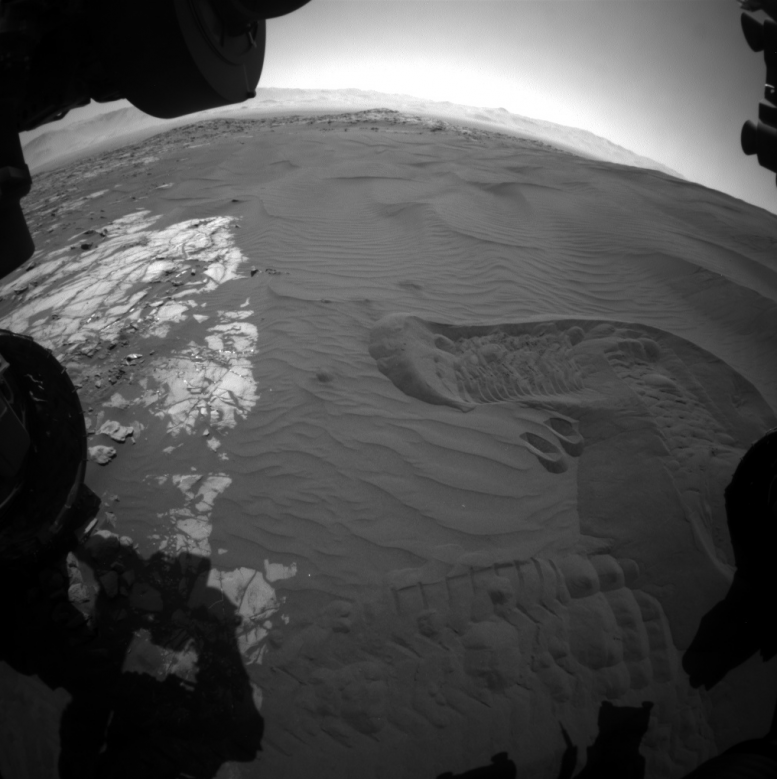 NASA Mars Rover Curiosity Samples Scooped, Sieved Sand