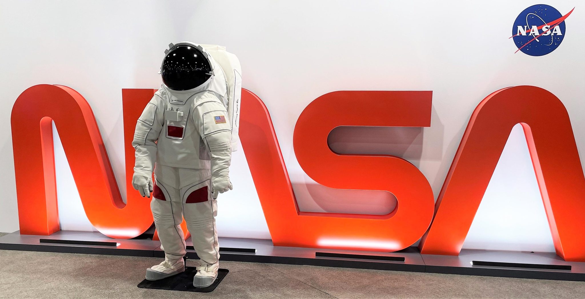 NASA 次世代宇宙ステーション スーツ