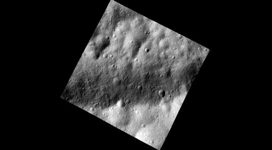 NASA Probe Takes Close-Up Photos of Giant Vesta Asteroid