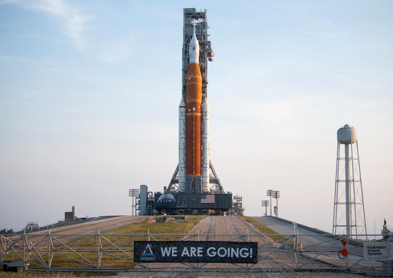 NASA SLS Rocket Orion Mobile Launcher Launch Pad 39B