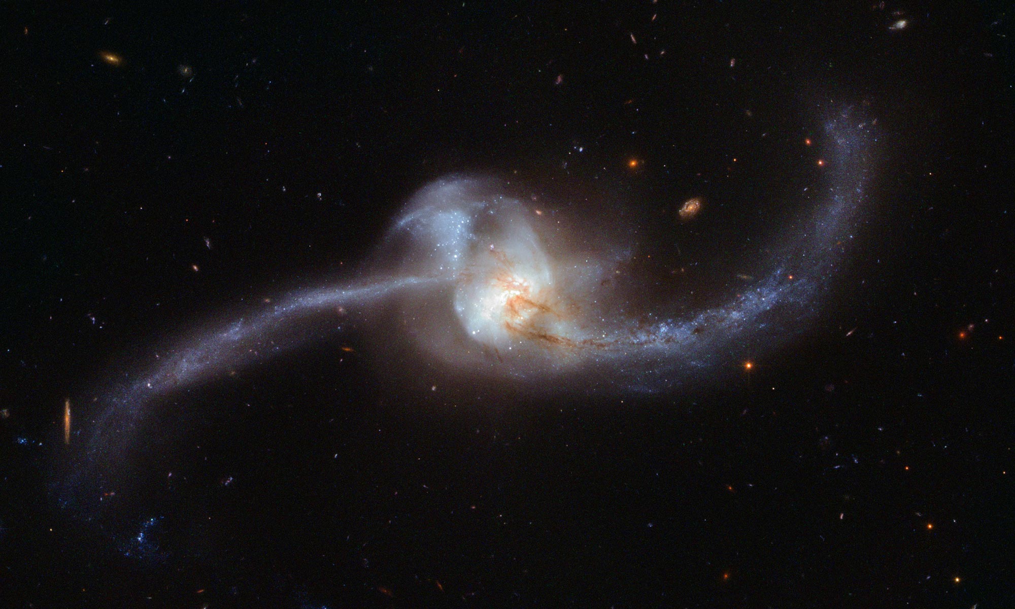 Merging Galaxies Spotted by Hubble Space Telescope