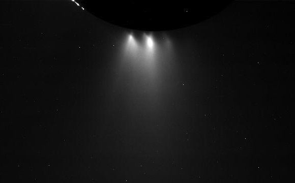 New Cassini Image of Enceladus Geyser Flyby