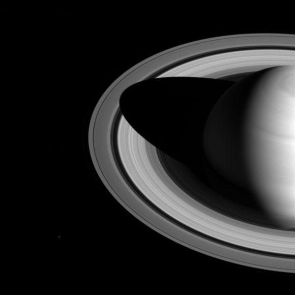 New Cassini Image of Saturn with Mimas