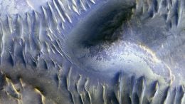 New HiRISE Image Shows Splitting Dunes