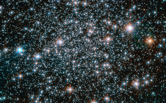 New Hubble Image of Globular Cluster NGC 6496