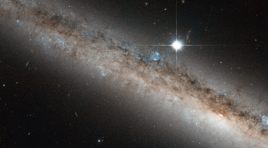 New Hubble Image of Spiral Galaxy NGC 4517
