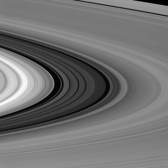 New Image of Saturn's Rings