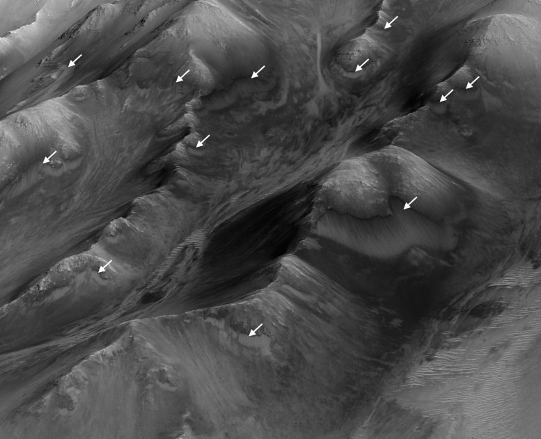 New Study Adds Clues about Possible Water on Mars