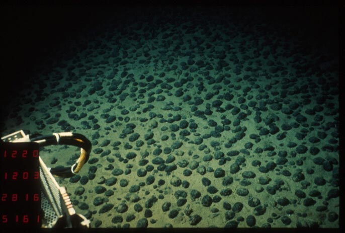 Nodules on Sea Floor