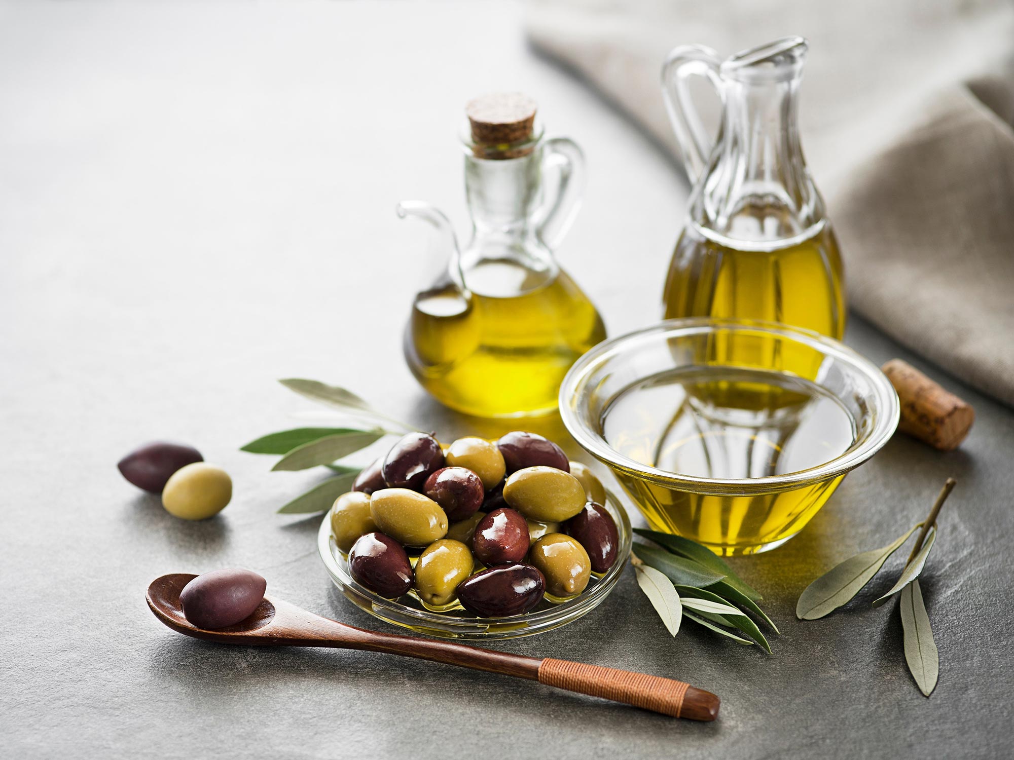 Higher Olive Oil Consumption Linked With Lower Risk of Dying From Heart Disease or Cancer thumbnail