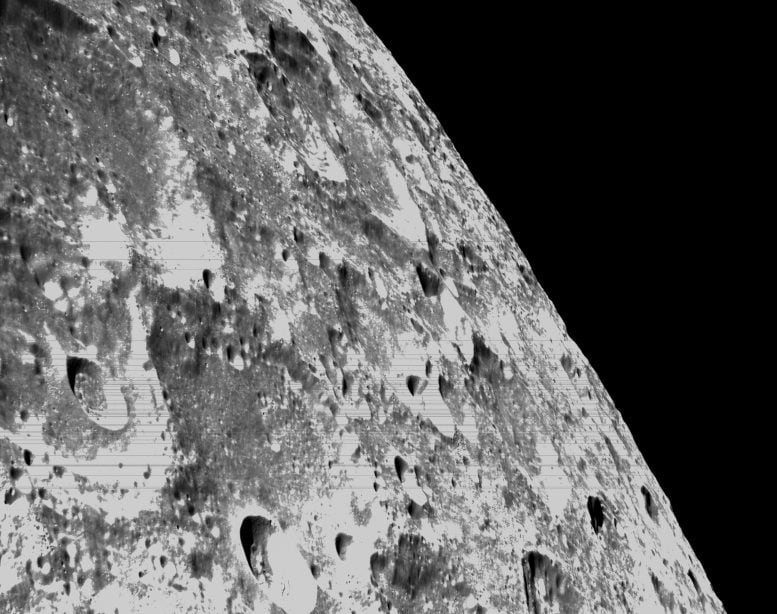 Foto incredibilmente dettagliate dell’Artemis I Orion Close Lunar Flyby