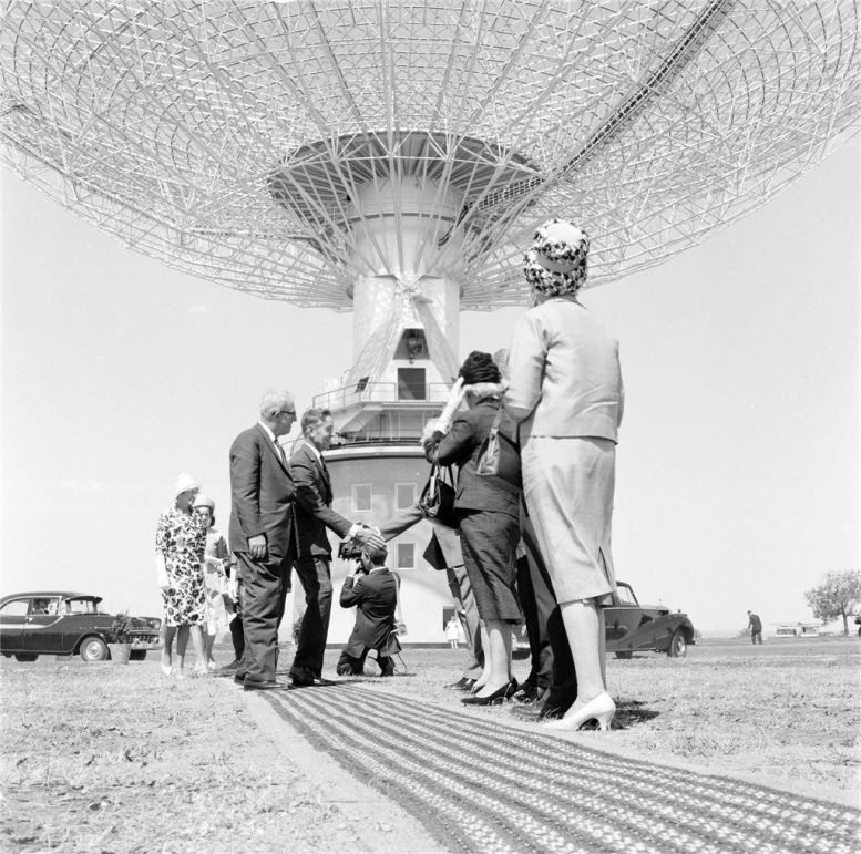 Cerimônia de abertura do radiotelescópio Parkes