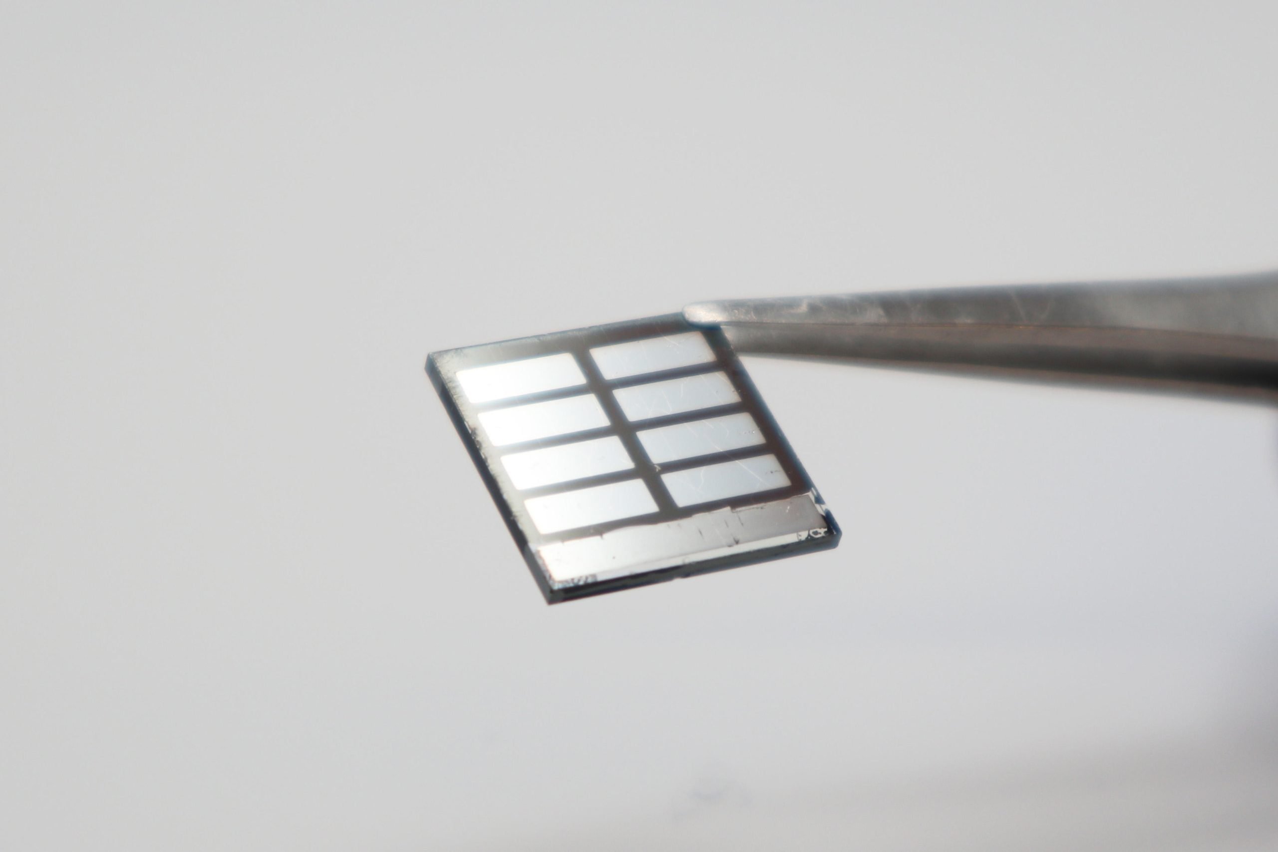New Advancement Could Make Solar Panels 2 to 4 Times Cheaper thumbnail
