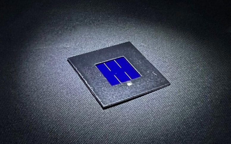 Magnesium Fluoride Interlayer Perovskite–Silicon Tandem Solar Cell
