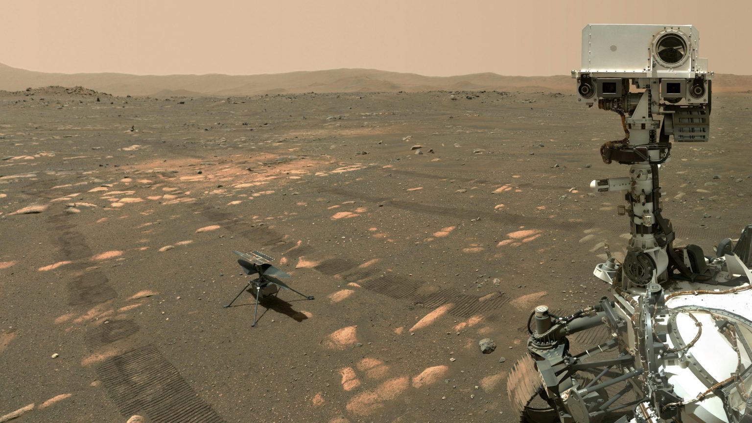 nasa mars rover finds aliens