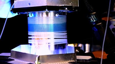 RoboChem: Scientists Develop Chemical Synthesis Robot That Outperforms