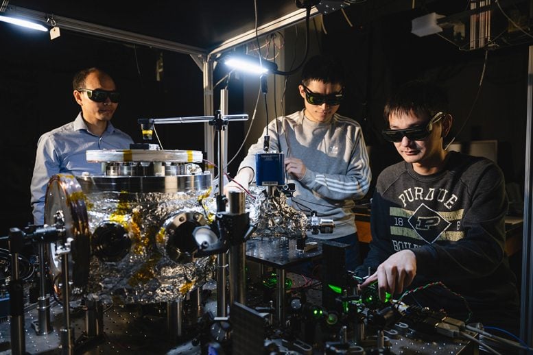 Physicists Throw International’s Tiniest Disco Celebration With Levitated Nanodiamonds