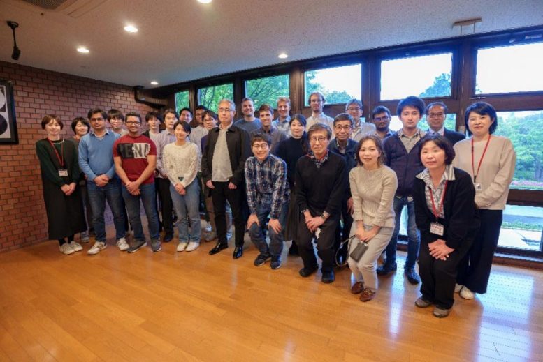 צוות פיתוח מחשבים קוונטיים בקבוצת Kenji Ohmori
