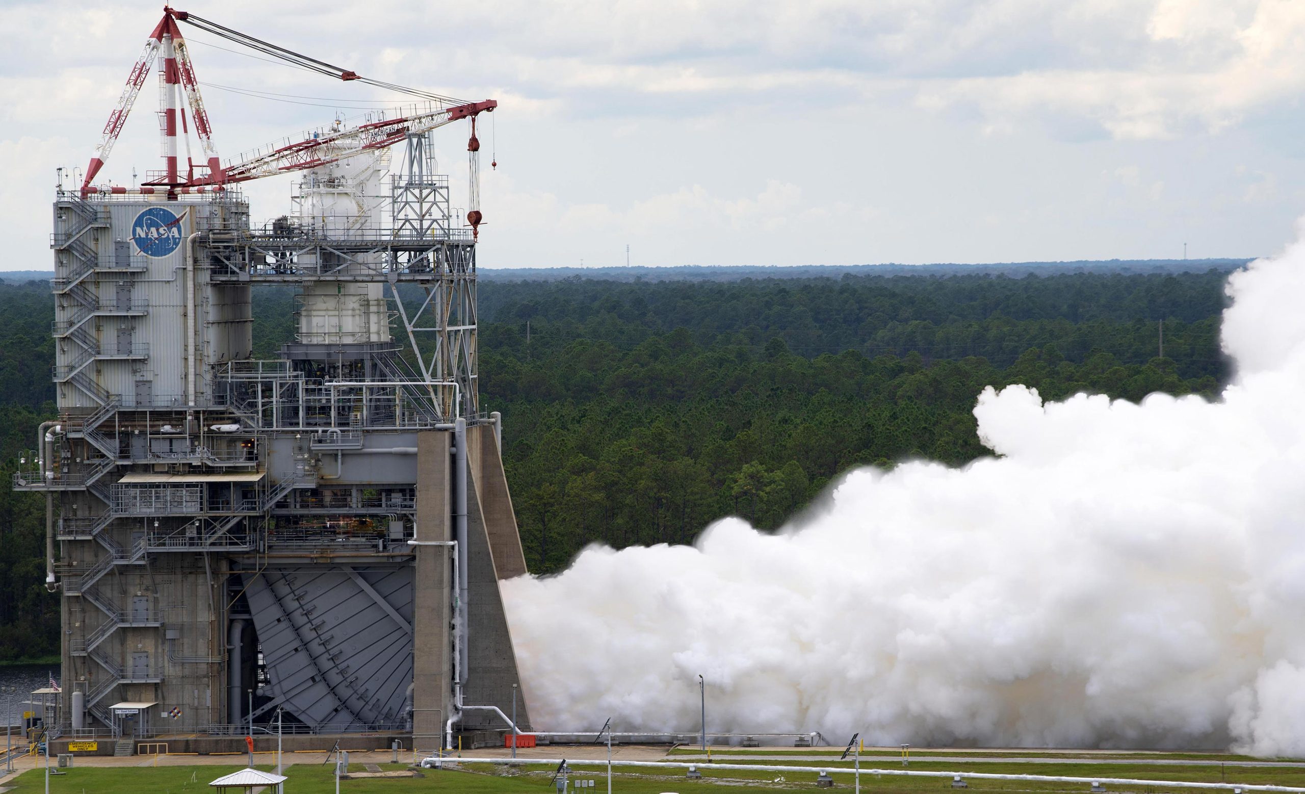3 серию испытания. Испытания RS-25. RS-25 engine. Лунная ракета NASA успешно завершила предполетные испытания.. NASA finally fully fueled up its Artemis Moon Rocket.