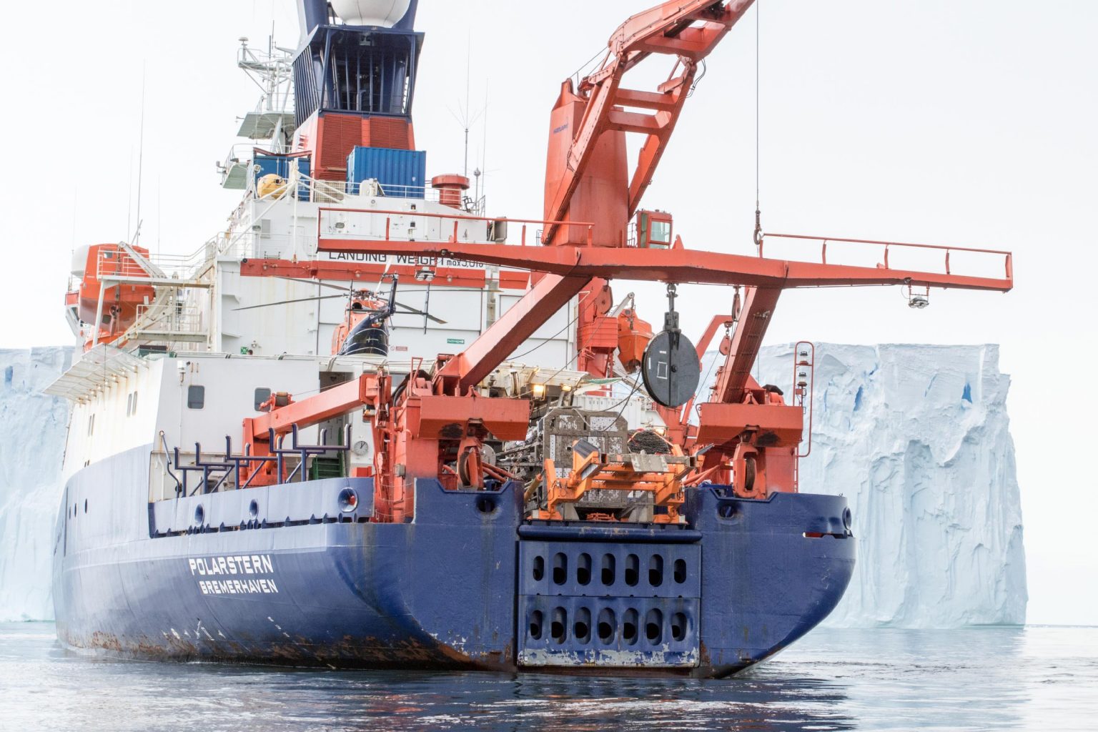 Massive Thwaites Glacier Threat Significant Geothermal Heat Beneath the Ice Stream