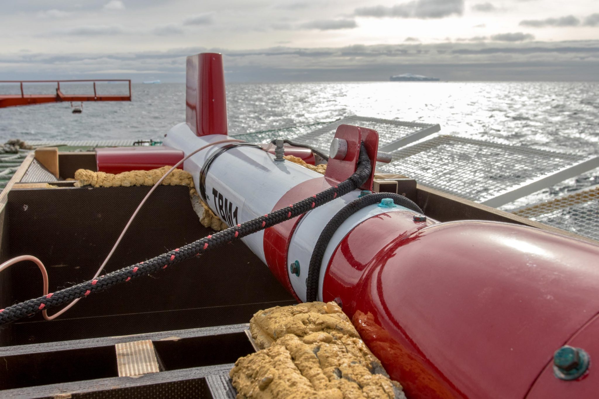 Massive Thwaites Glacier Threat Significant Geothermal Heat Beneath the Ice Stream