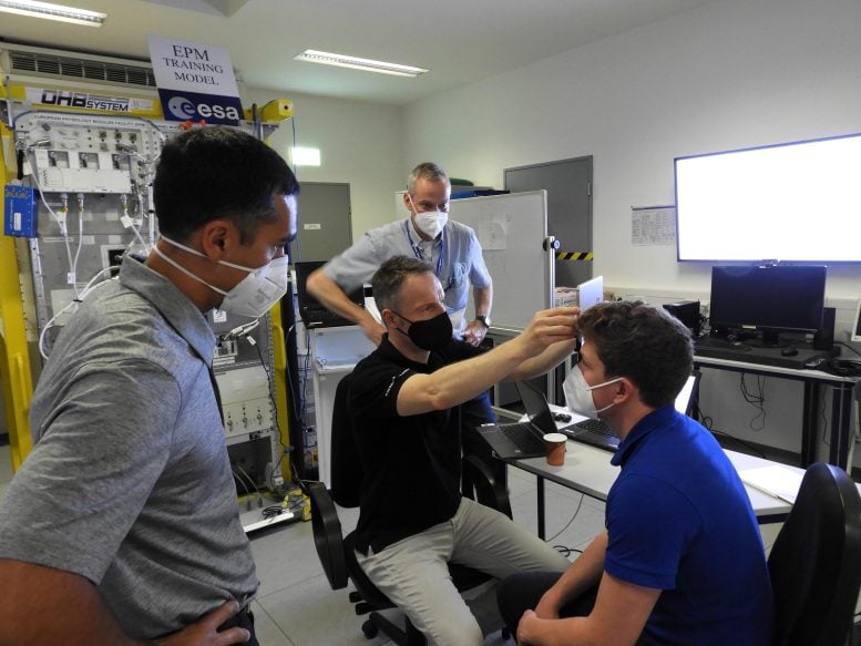 Training in retinal diagnostics