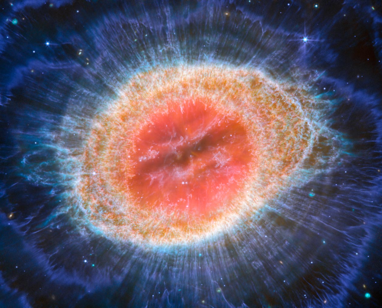 Intricate details in the remains of a dying star